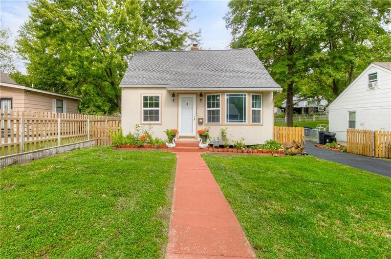 2726 Walker Ave, Kansas City, KS 66102