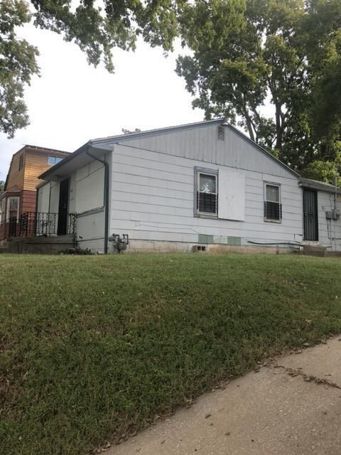 4327 Agnes Ave, Kansas City, MO 64130