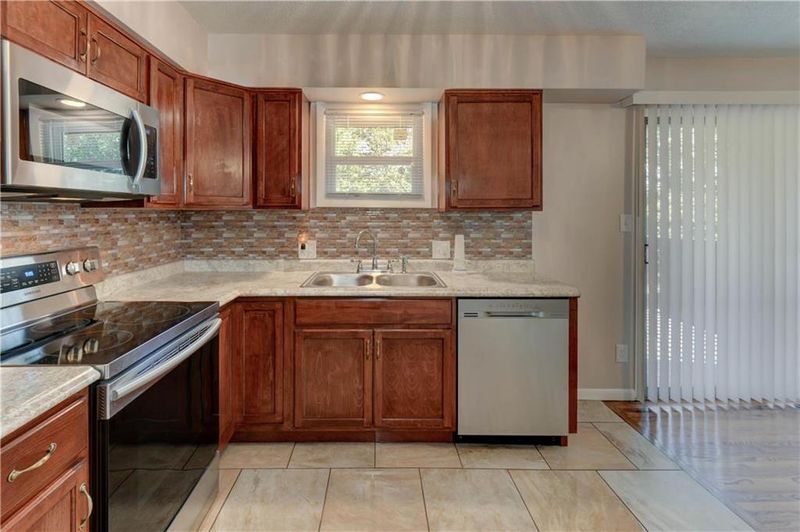 7410 E 100th Ter, Kansas City, MO 64134