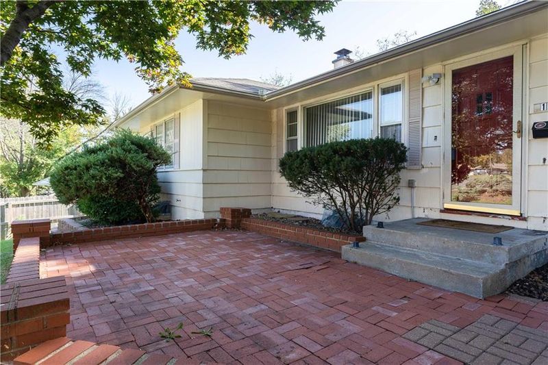 12007 E 47th Ter, Kansas City, MO 64133