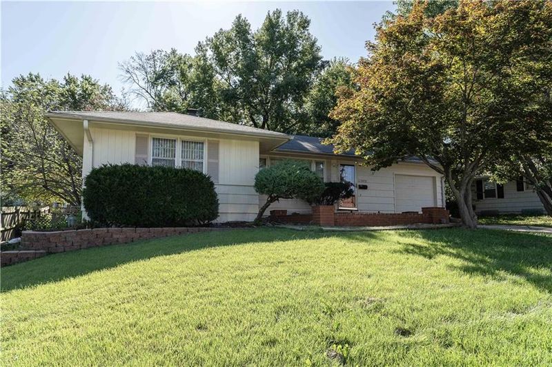 12007 E 47th Ter, Kansas City, MO 64133