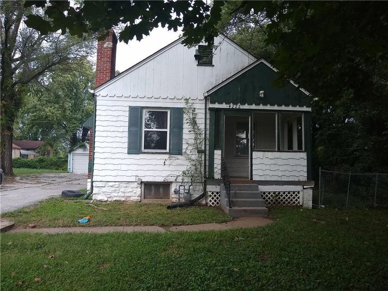 4222 E 69th St, Kansas City, MO 64133