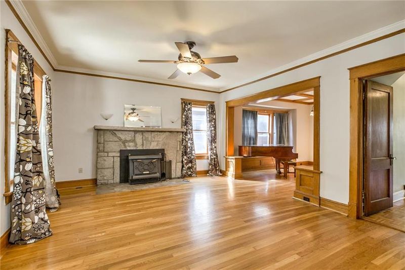 4240 Harrison St, Kansas City, MO 64110