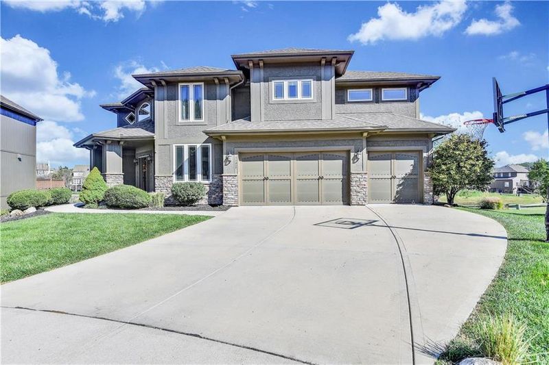 13945 Hauser St, Overland Park, KS 66221