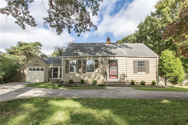 7700 W 64th St, Overland Park, KS 66202