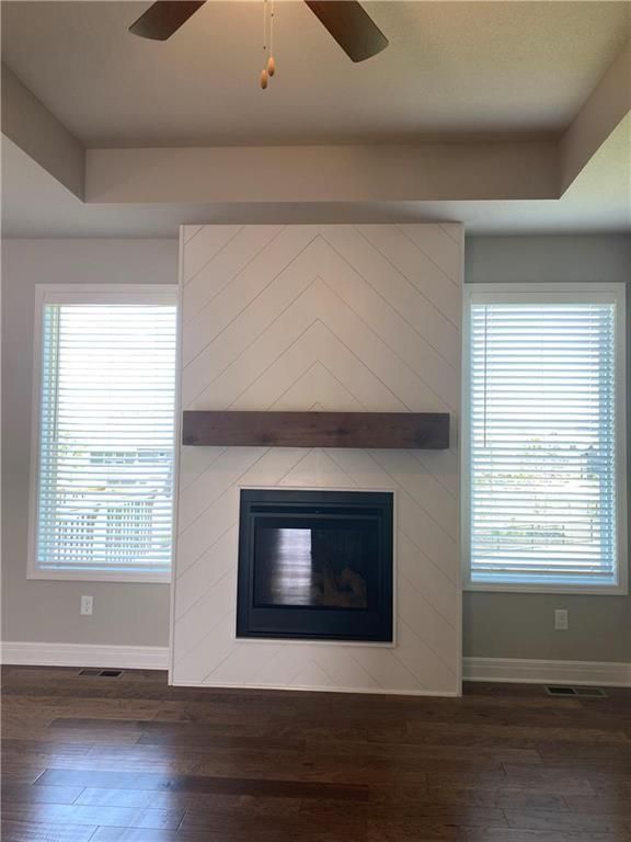 19029 Deer Run St, Spring Hill, KS 66083