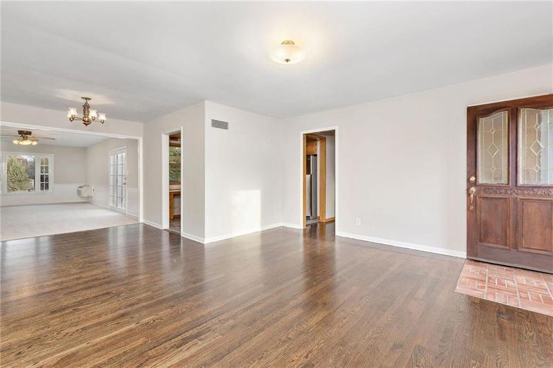 9539 Kessler St, Overland Park, KS 66212