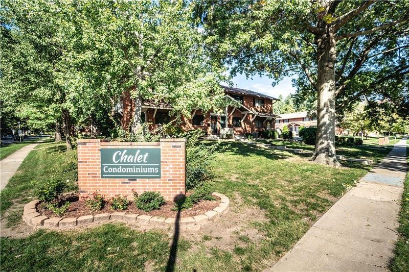 5756 W 97th St, Overland Park, KS 66207