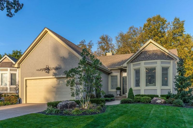 12609 Cedar St, Leawood, KS 66209