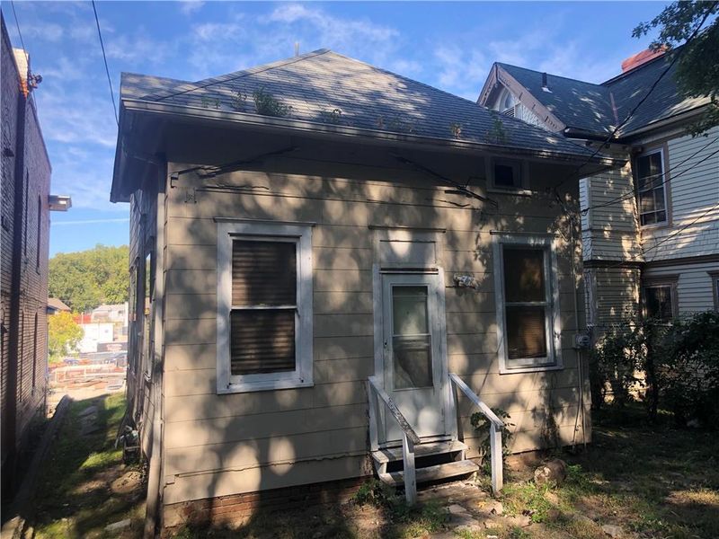1612 Buchanan St, St Joseph, MO 64501