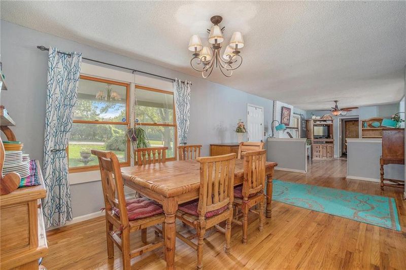 9004 E 92nd St, Kansas City, MO 64138