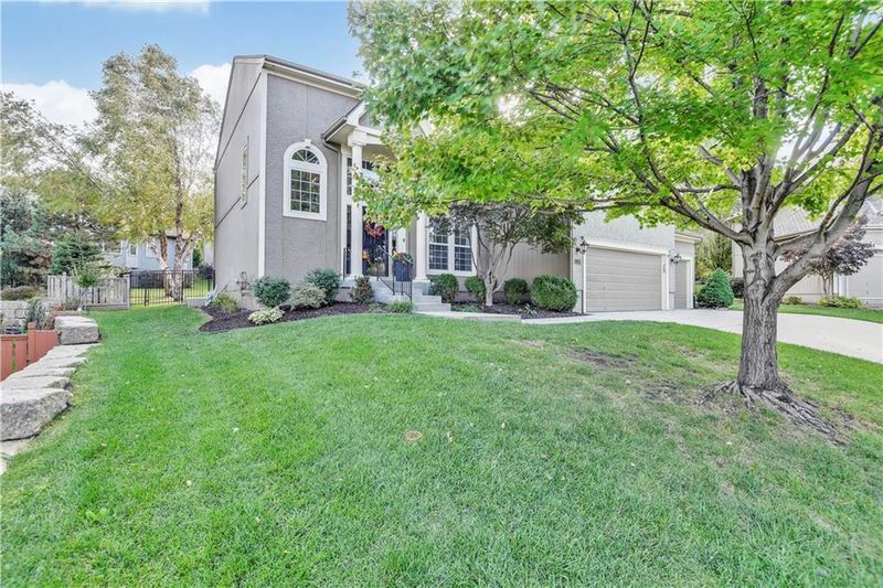 14338 Bluejacket Ln, Overland Park, KS 66221