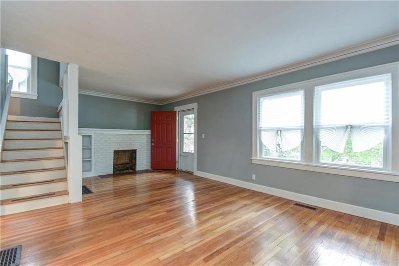 5530 Holmes St, Kansas City, MO 64110