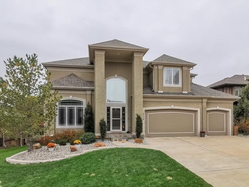 16556 Birch St, Overland Park, KS 66085