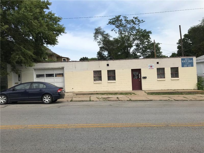 5504 St John Ave, Kansas City, MO 64123