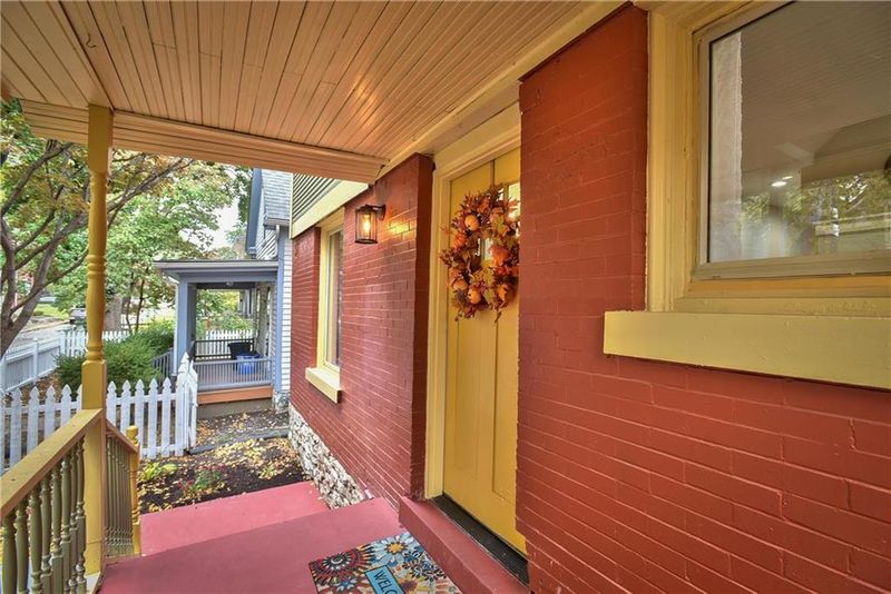 809 E 31st Ter, Kansas City, MO 64109