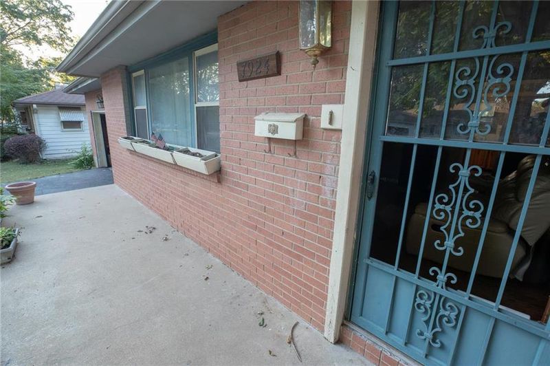 7924 Freeman Ave, Kansas City, KS 66112