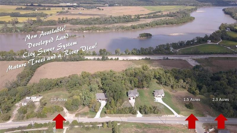 31450 W 83rd St, De Soto, KS 66018