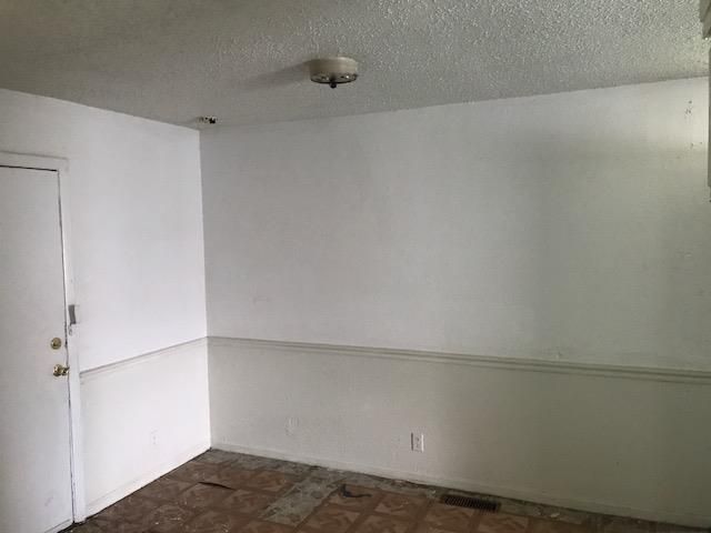 4233 Cypress St, Kansas City, MO 64130