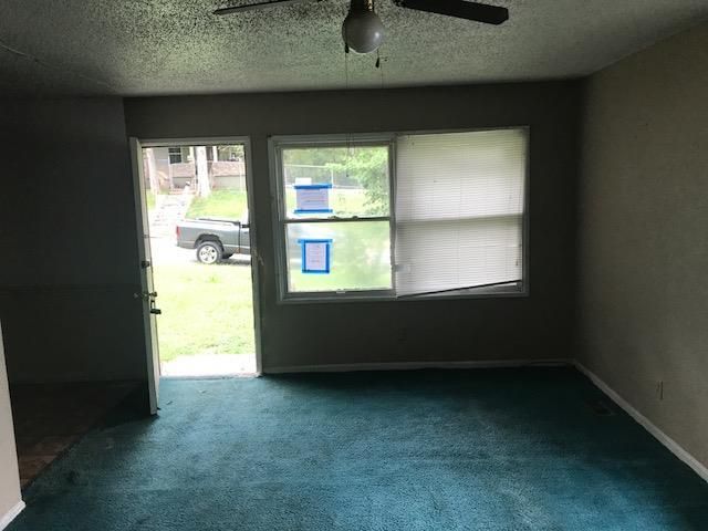4233 Cypress St, Kansas City, MO 64130