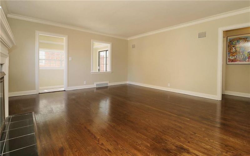 225 E 72 St, Kansas City, MO 64114