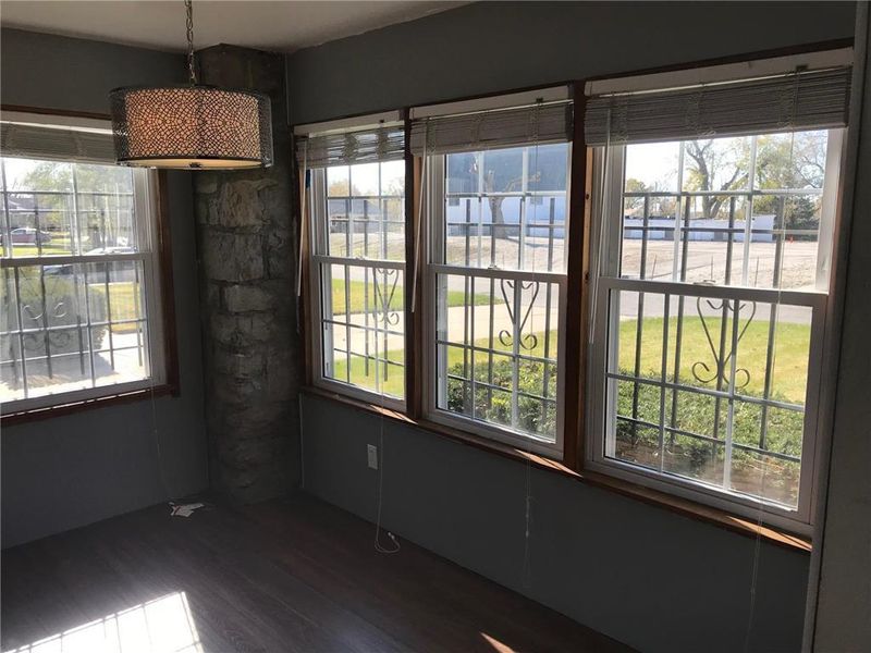 3815 Vineyard Rd, Kansas City, MO 64128
