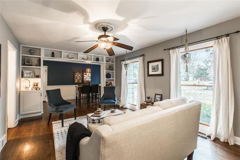6913 W 77th St, Overland Park, KS 66204