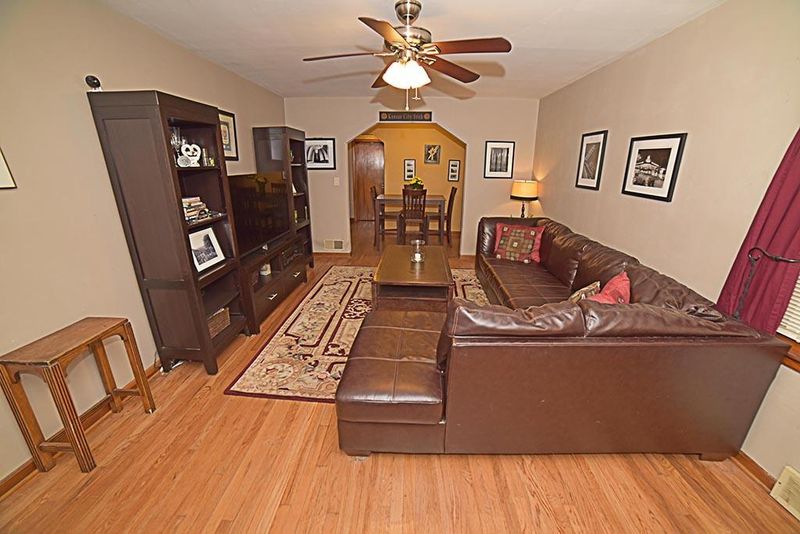 315 E 78 St, Kansas City, MO 64114