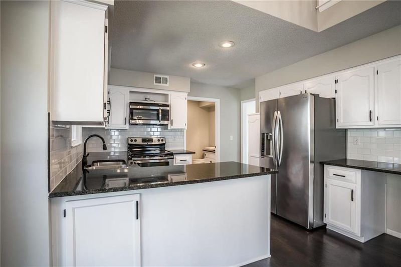 11611 Lucille St, Overland Park, KS 66210
