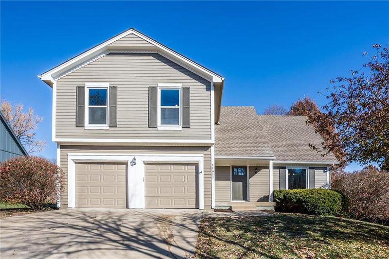 11611 Lucille St, Overland Park, KS 66210