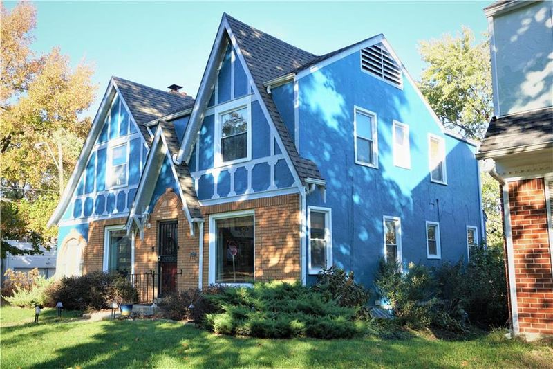 7403 Harrison St, Kansas City, MO 64131
