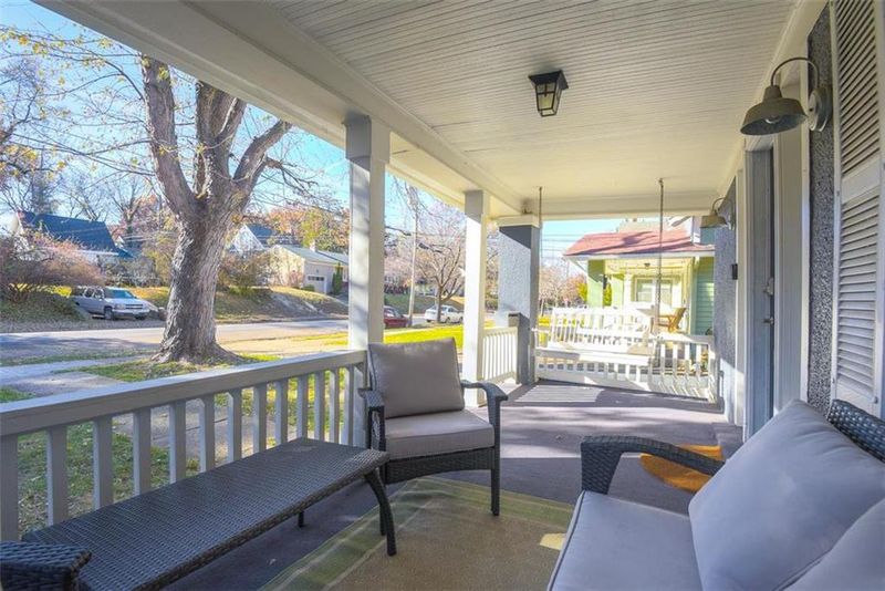 416 E 59th St, Kansas City, MO 64110