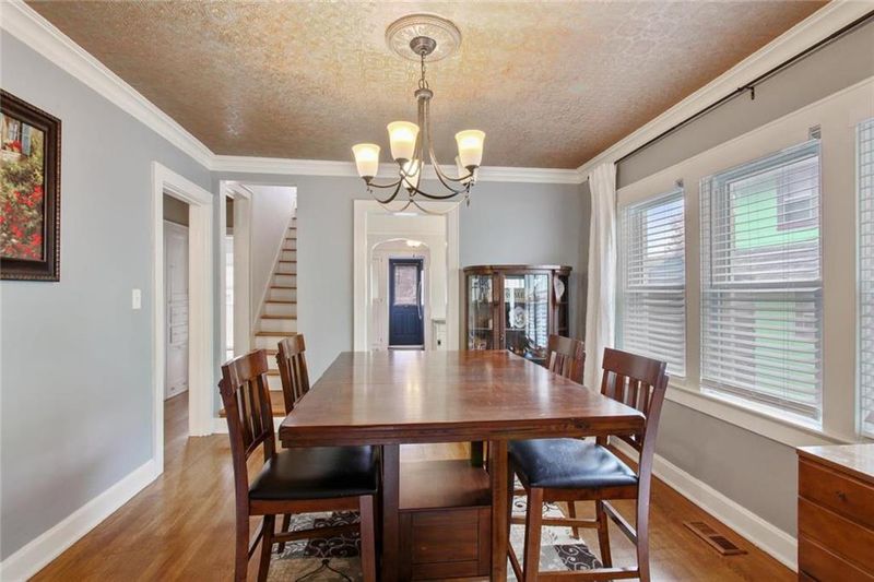 6153 Holmes St, Kansas City, MO 64110