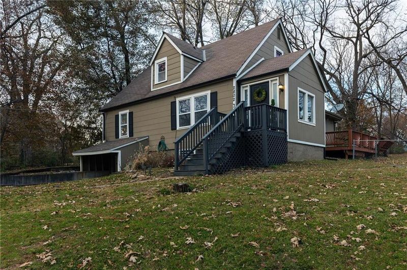 2802 NE 39th St, Kansas City, MO 64117