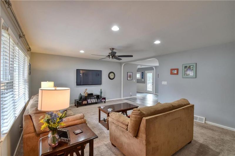 1005 W 90th Ter, Kansas City, MO 64114