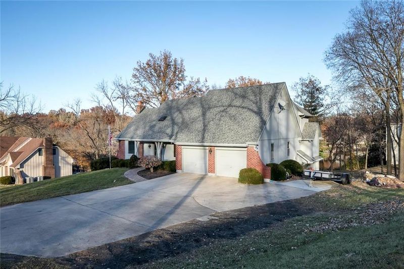 5815 Norfleet Rd, Kansas City, MO 64133