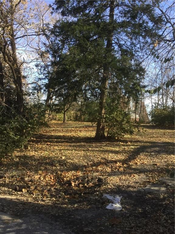 7101 N Flora Ave, Gladstone, MO 64118