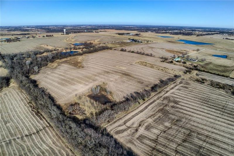 205 Lackman Rd, Spring Hill, KS 66083