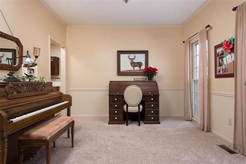 5619 W 157th St, Overland Park, KS 66223