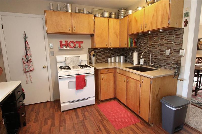 9005 Belleview Ave, Kansas City, MO 64114