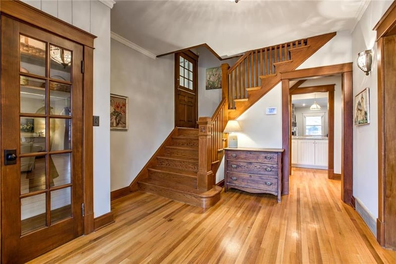 6621 W 67th St, Overland Park, KS 66202
