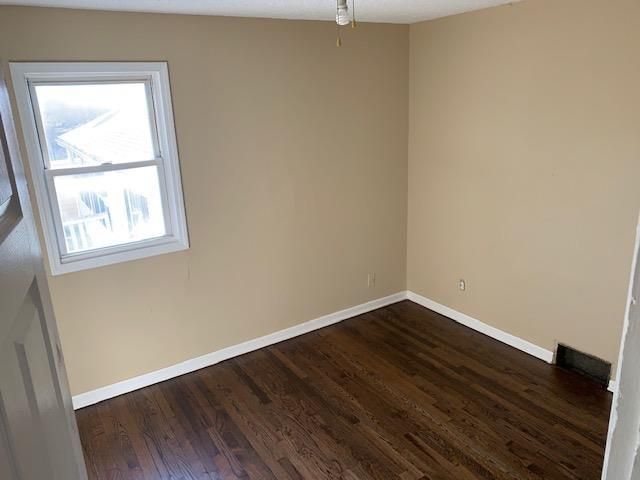 5236 Agnes Ave, Kansas City, MO 64130