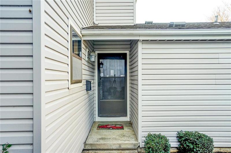 8618 W 108th Pl, Overland Park, KS 66210