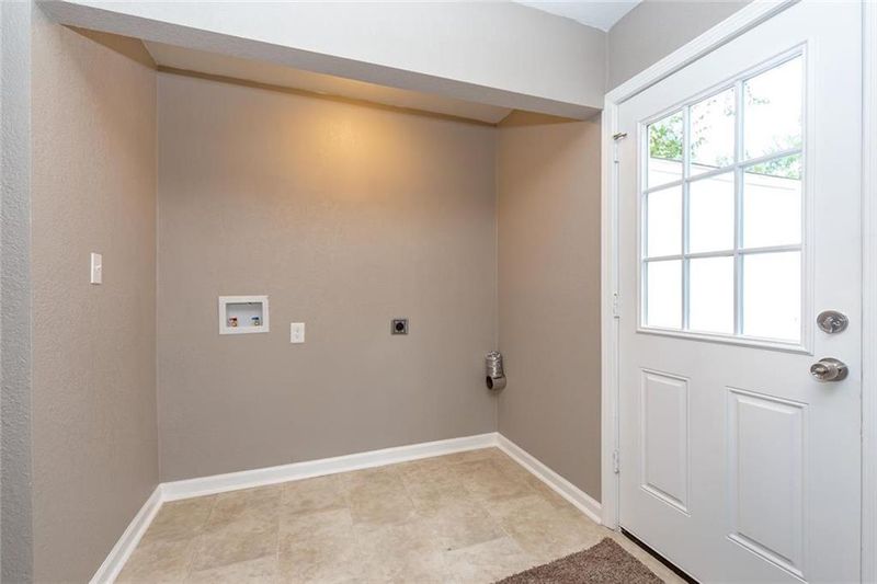 1208 E Elm St, Olathe, KS 66061