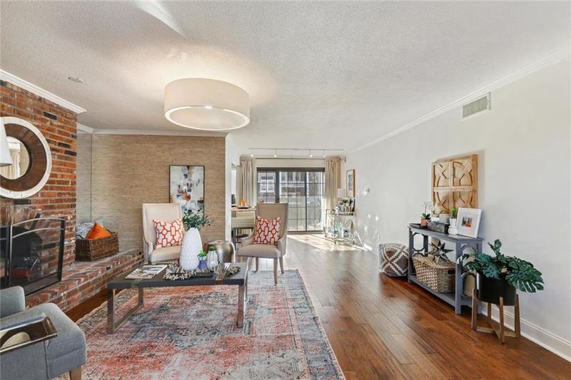 114 E 41st St #6, Kansas City, MO 64111