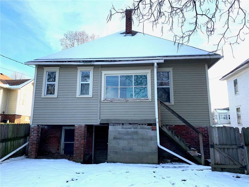 3317 Penn St, St Joseph, MO 64507