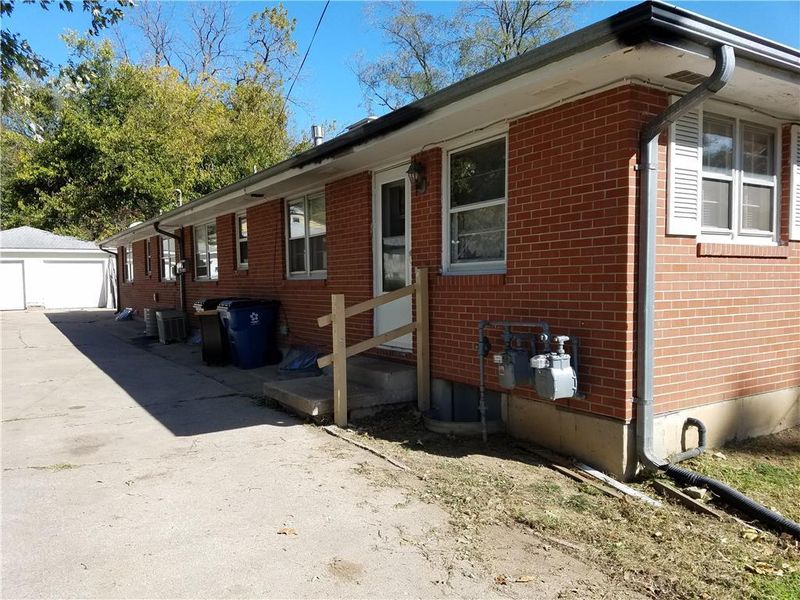 11312 E 19th St South St, Independence, MO 64052