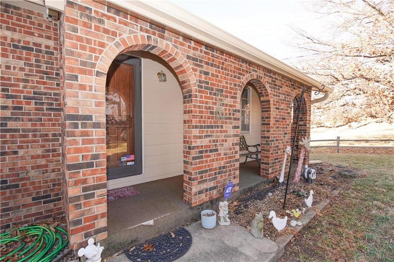 5506 Phelps Rd, Kansas City, MO 64136