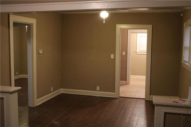 5405 Olive St, Kansas City, MO 64130