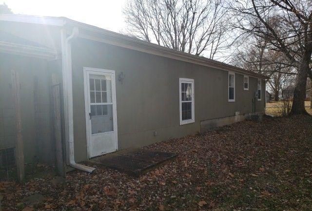 310 S 6th St, Deepwater, MO 64740